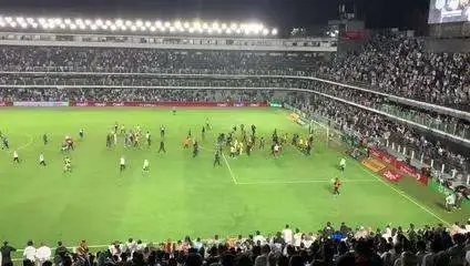 Santos x Corinthians: oito torcedores estão confinados após ataque e animosidade contra Cássio na Vila